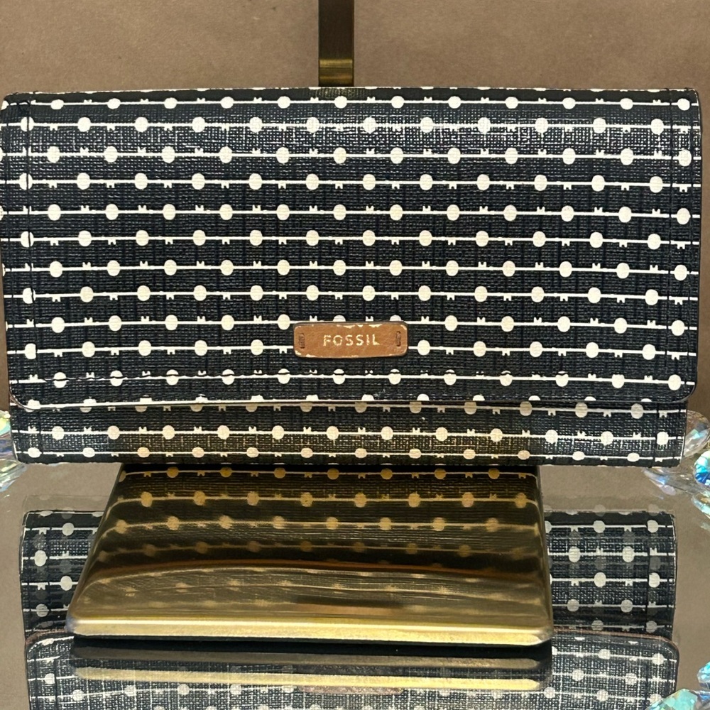 Fossil Black and Cream Women's Wallet Approx. 8 x 4
